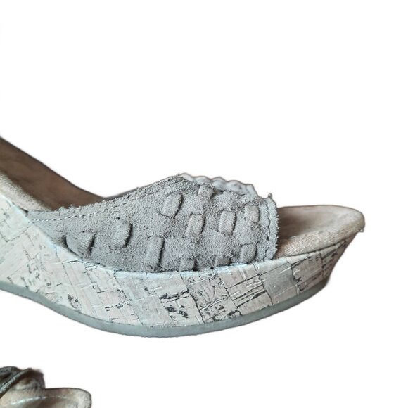 Minnetonka Isabel Fringed Wedge Sandals Beige Suede Heels US 8 Boho Cowgirl - Picture 8 of 9